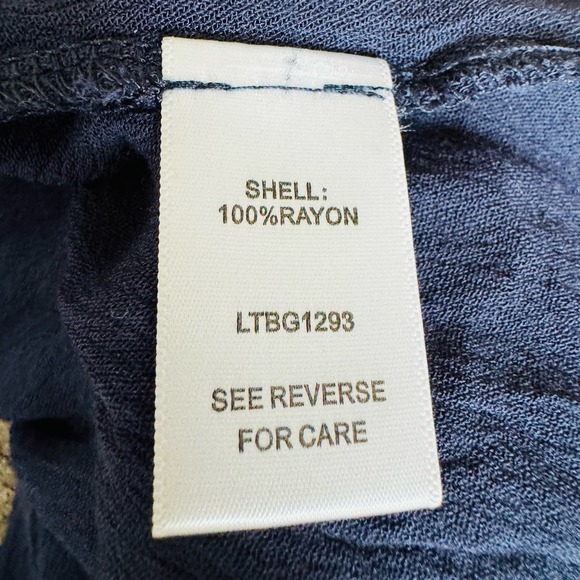 Lost & Wander Navy & White Embroidered Flowers Drapey Bell Sleeve Boho Top Small - Picture 9 of 9